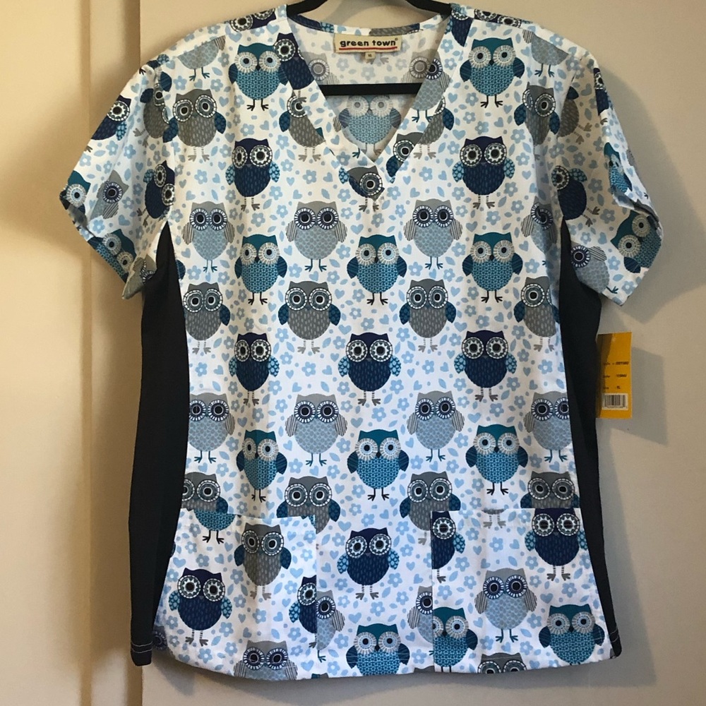 NWT Size XL Green Town scrubs top